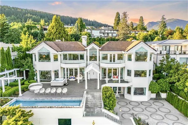 965 King Georges Way