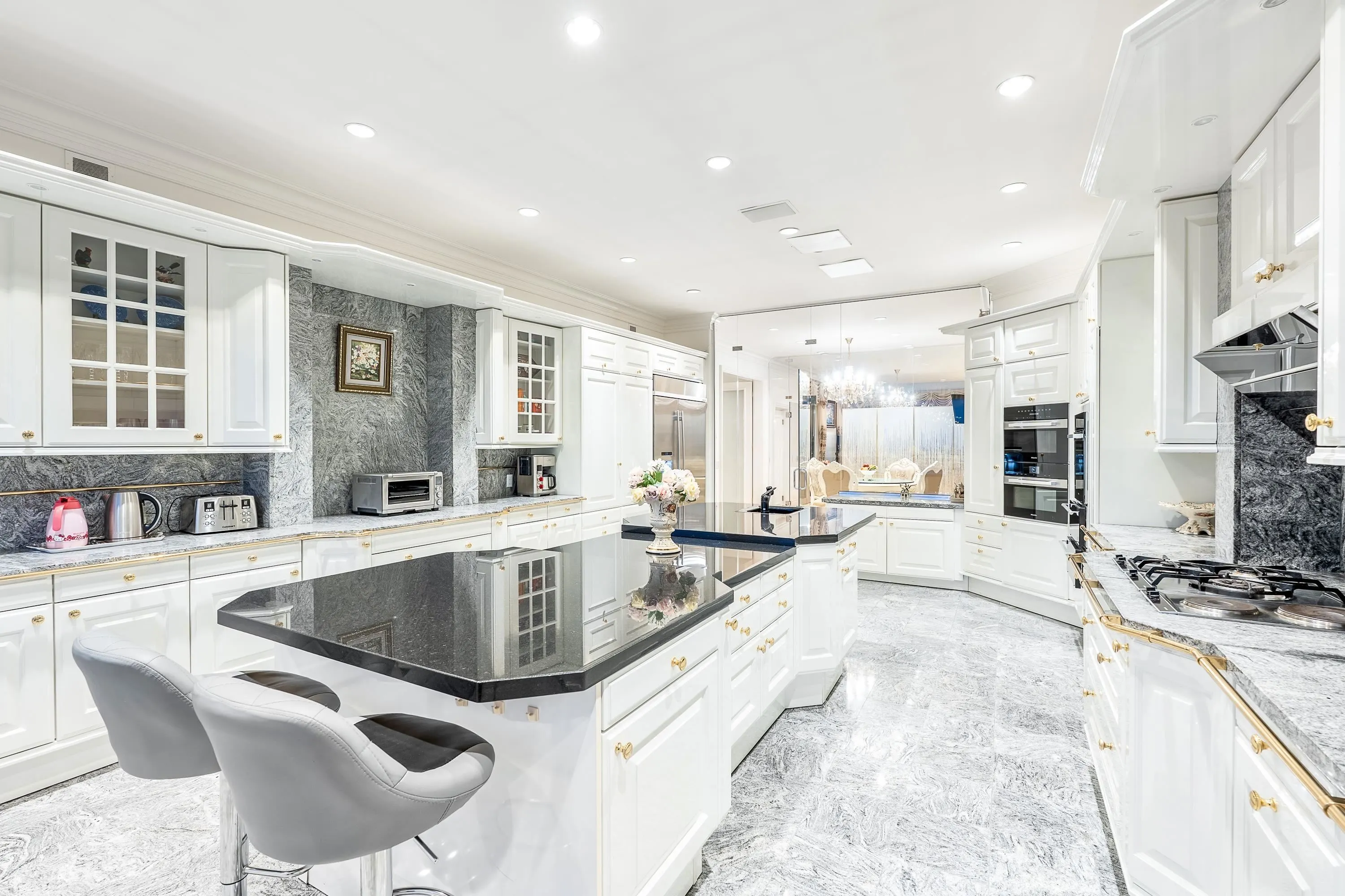 965 King Georges Way