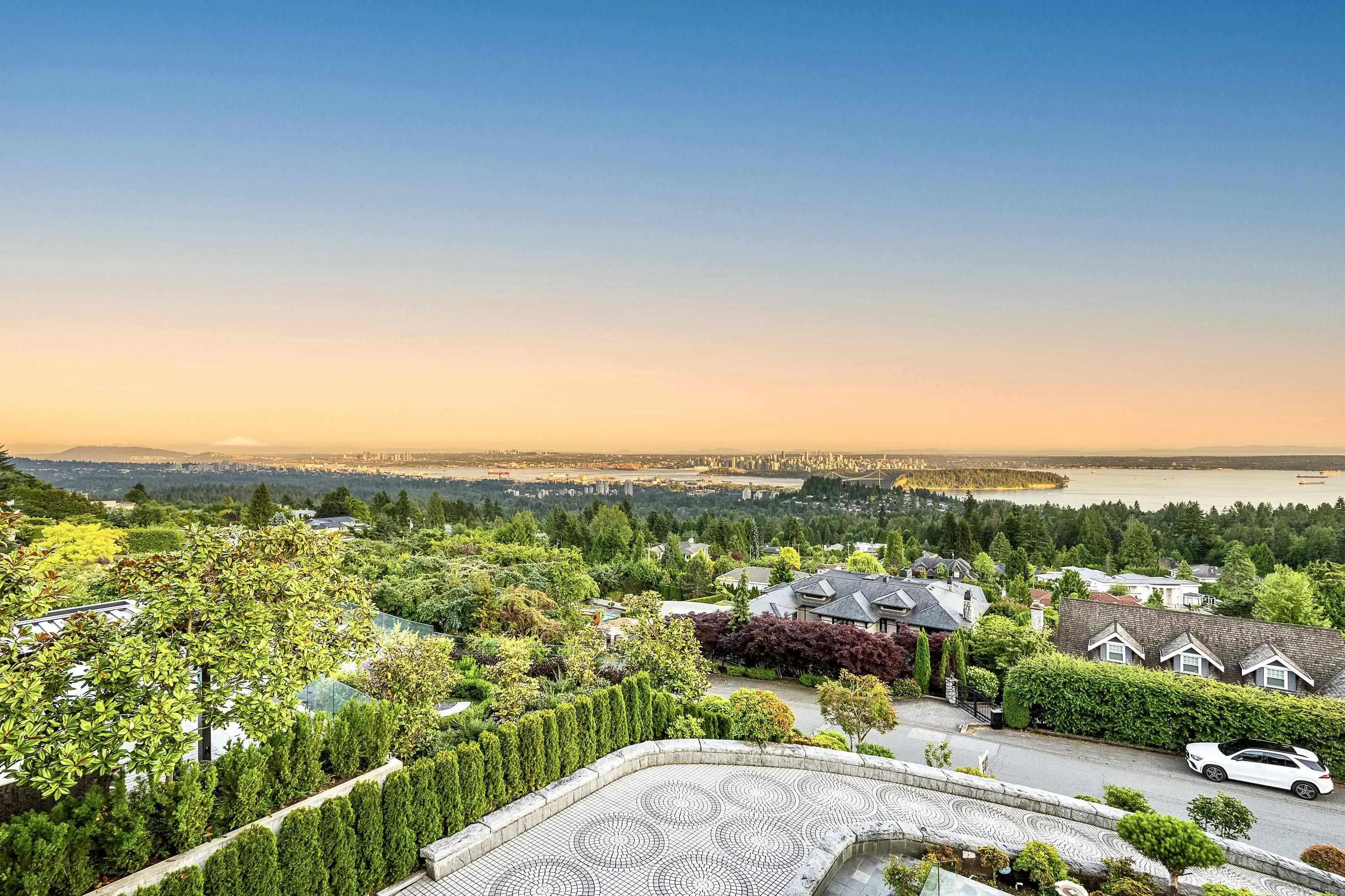 965 King Georges Way