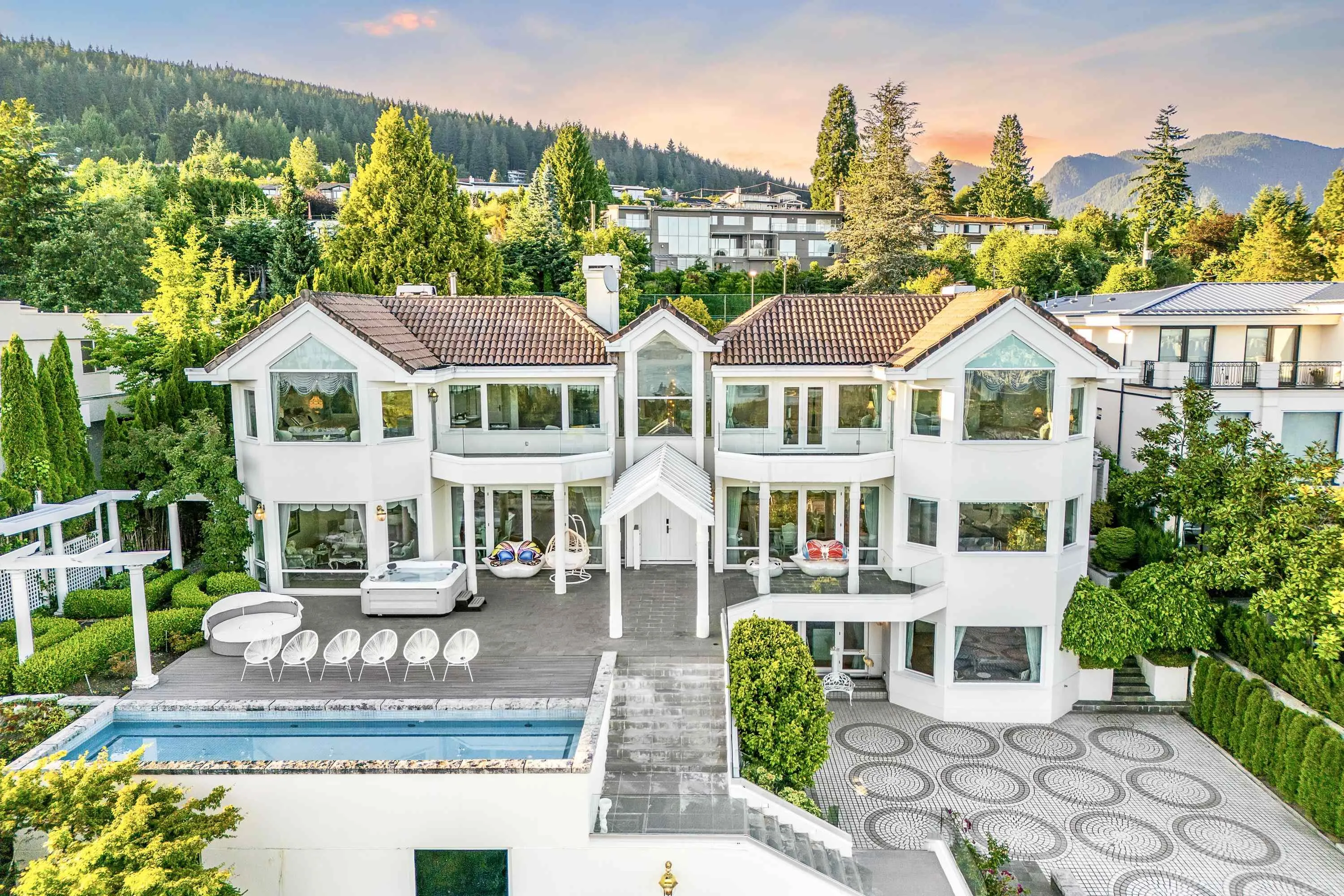 965 King Georges Way