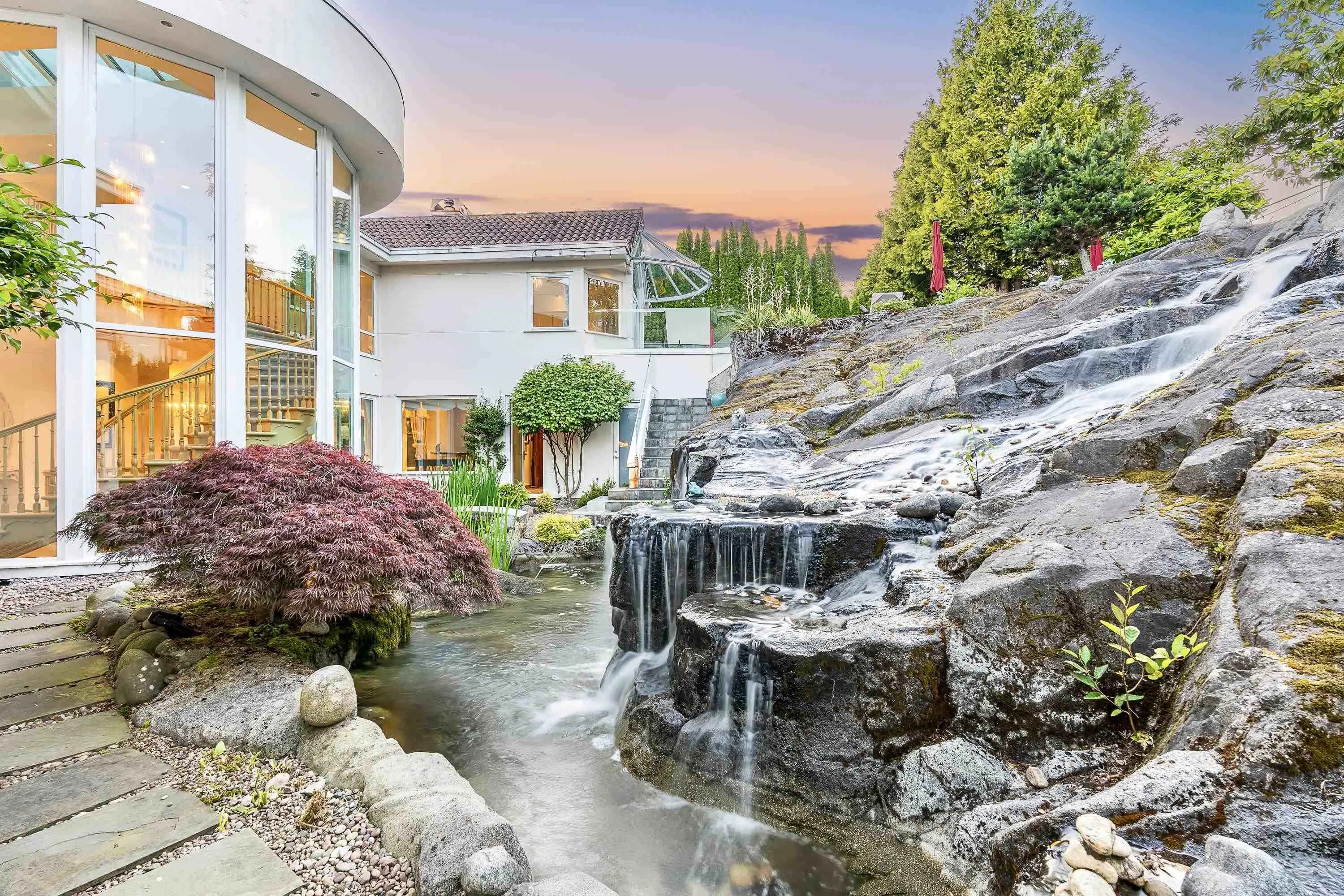 965 King Georges Way