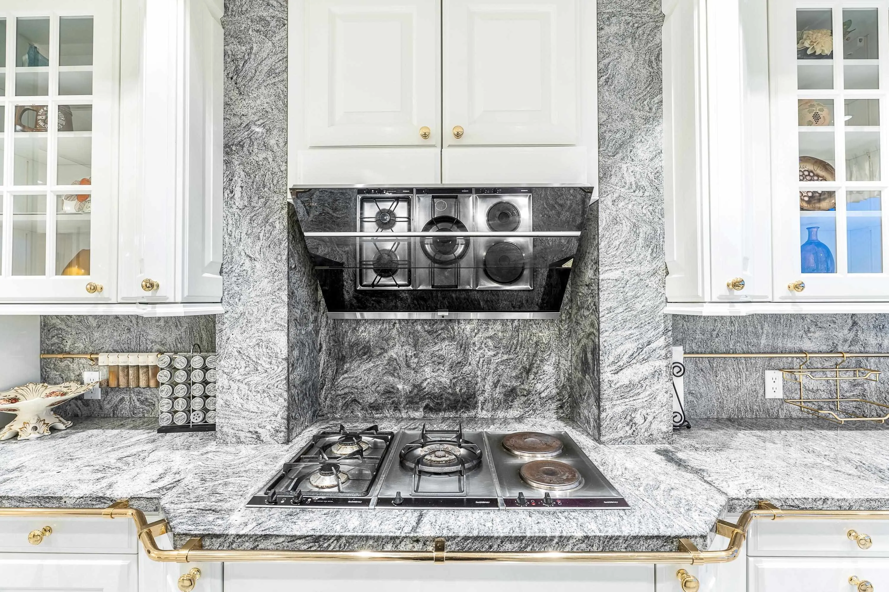 965 King Georges Way