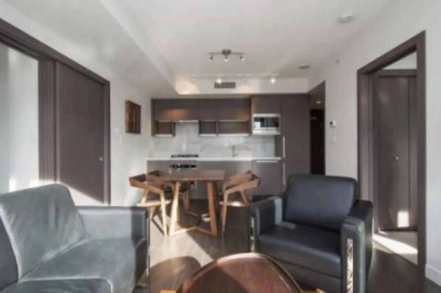 927 68 Smithe Street