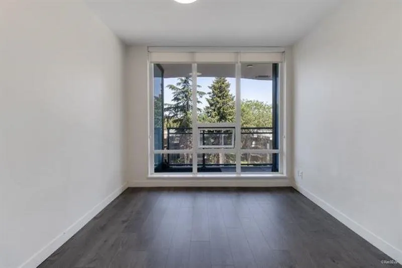 402 13318 104 Avenue