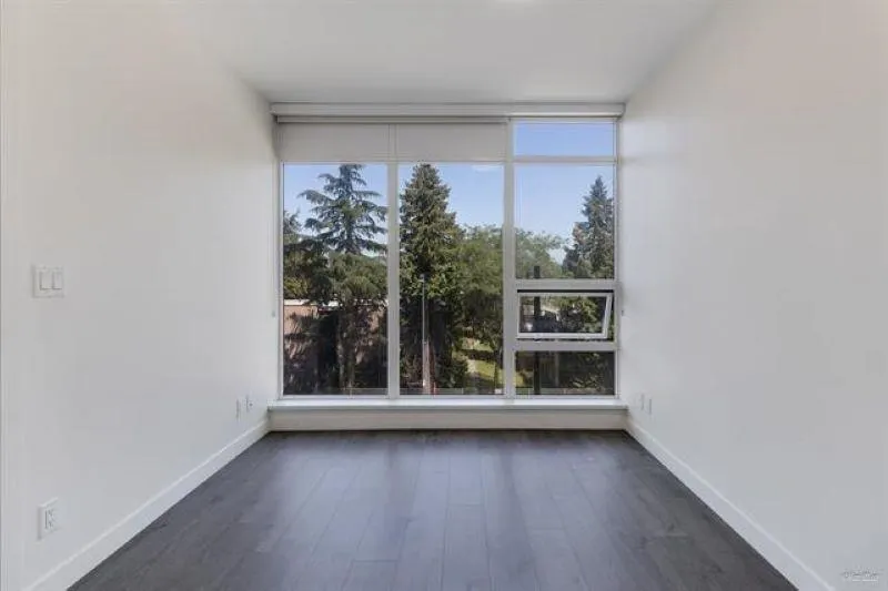 402 13318 104 Avenue