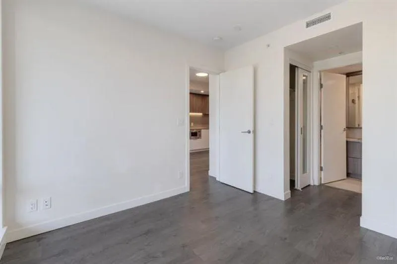 402 13318 104 Avenue