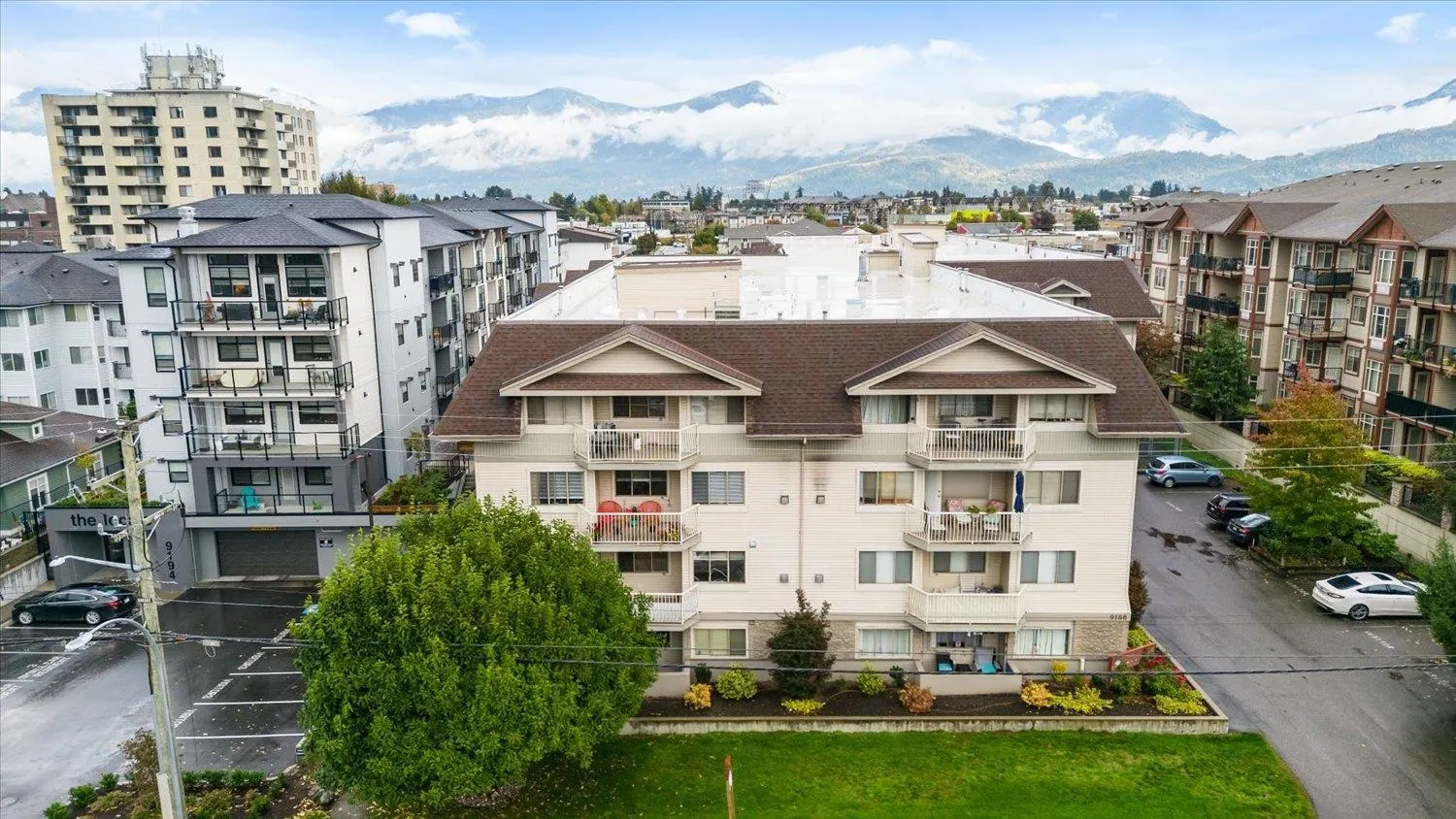 209 9186 Edward Street