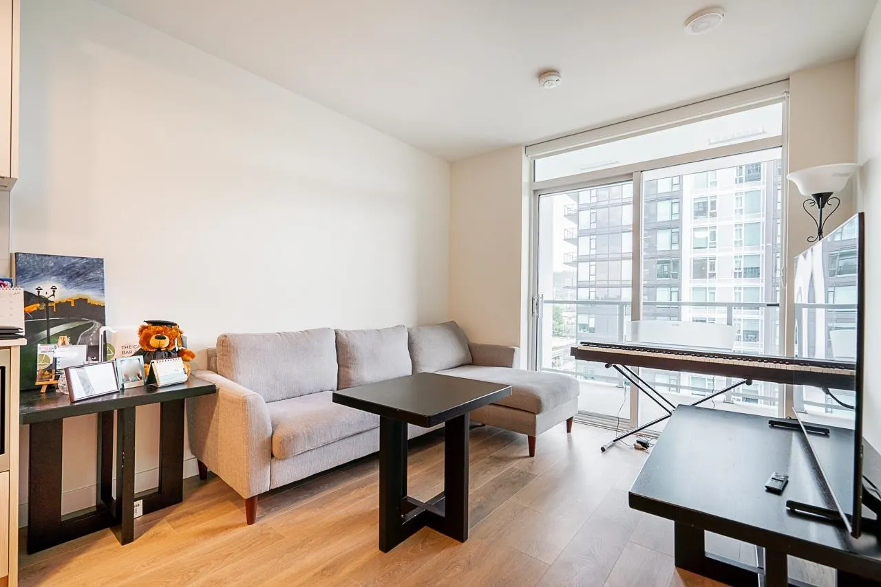 1306 308 Alderson Avenue