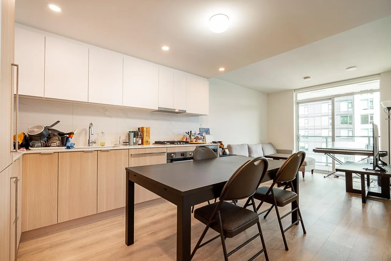 1306 308 Alderson Avenue