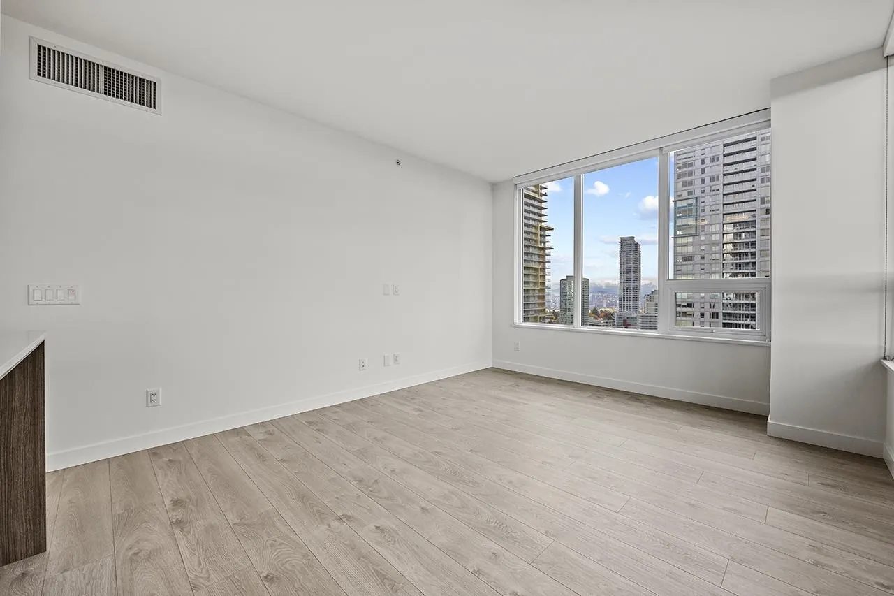 1902 6463 Silver Avenue