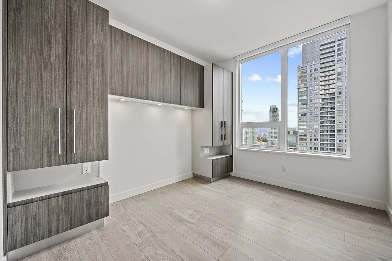 1902 6463 Silver Avenue