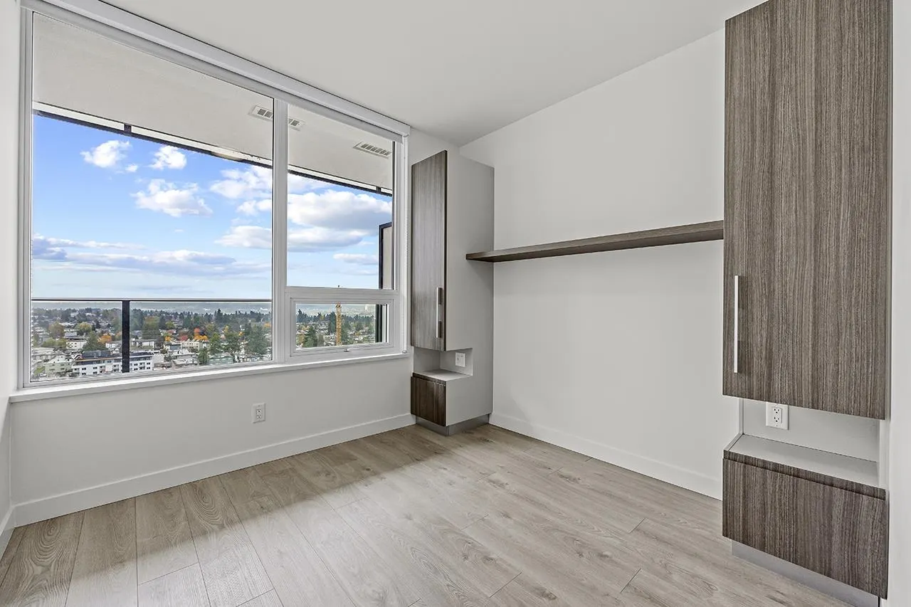 1902 6463 Silver Avenue