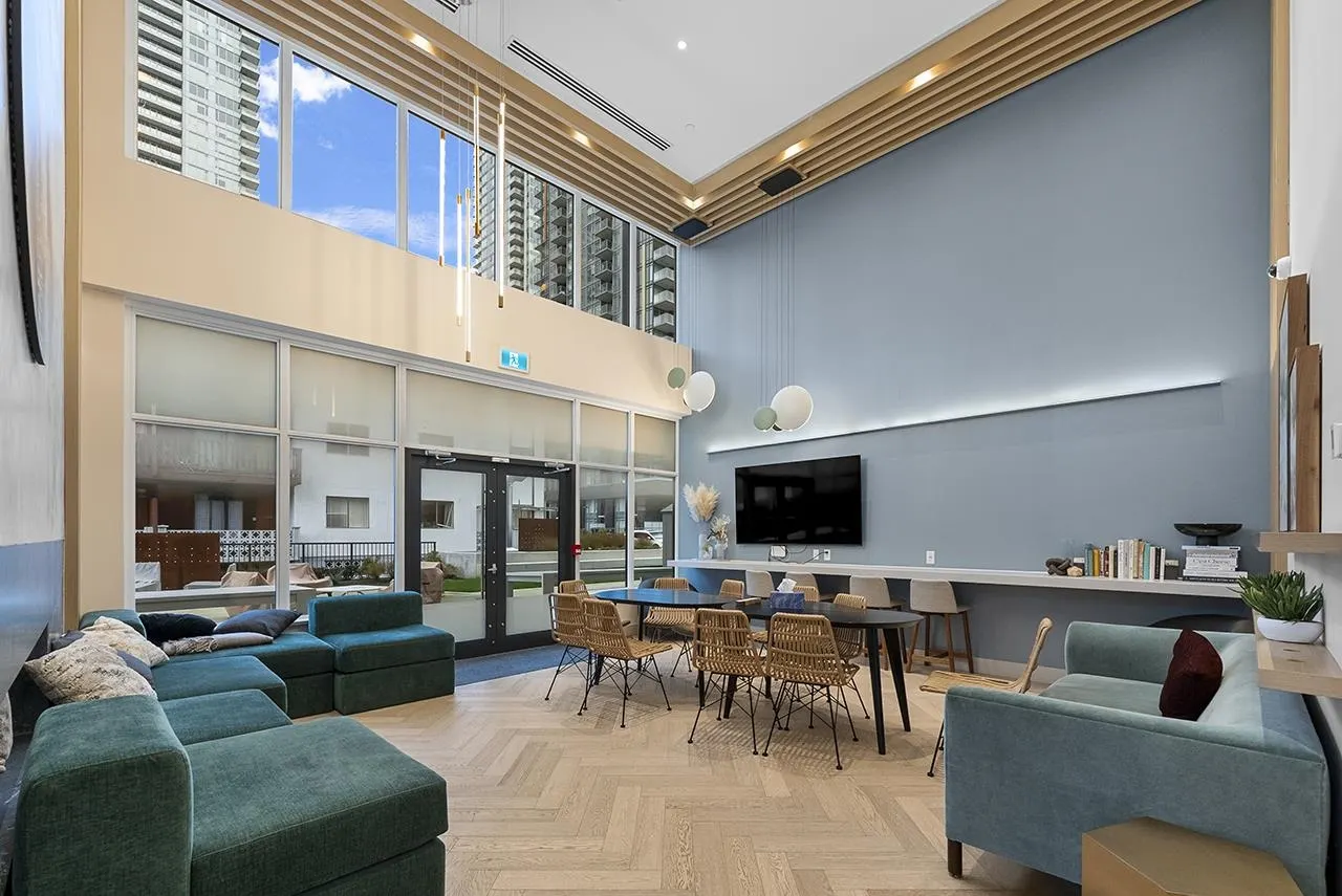 1902 6463 Silver Avenue