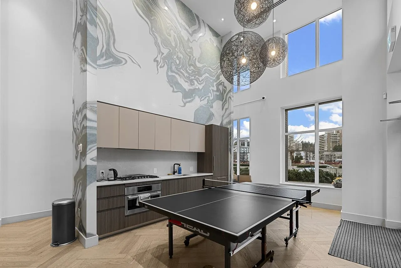 1902 6463 Silver Avenue