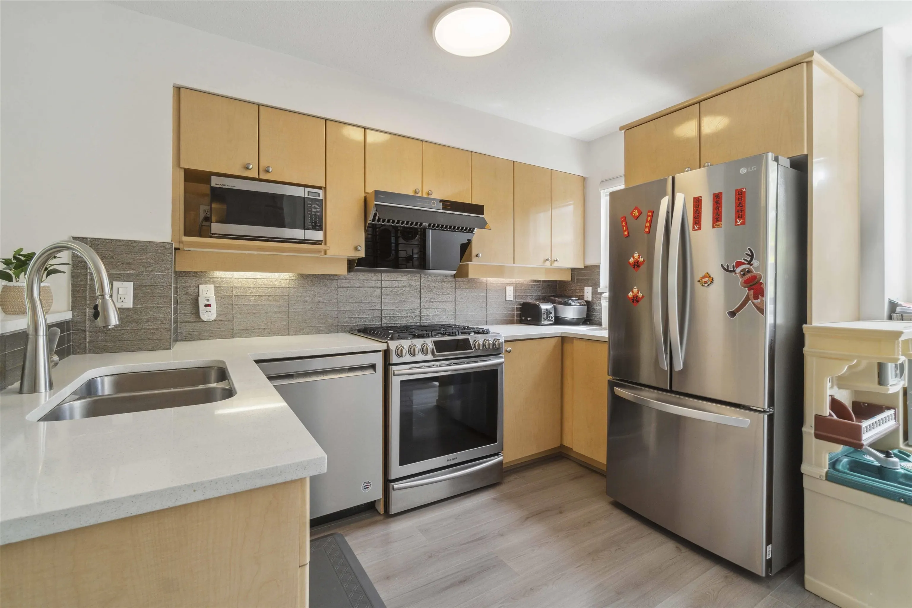 38 7111 Lynnwood Drive