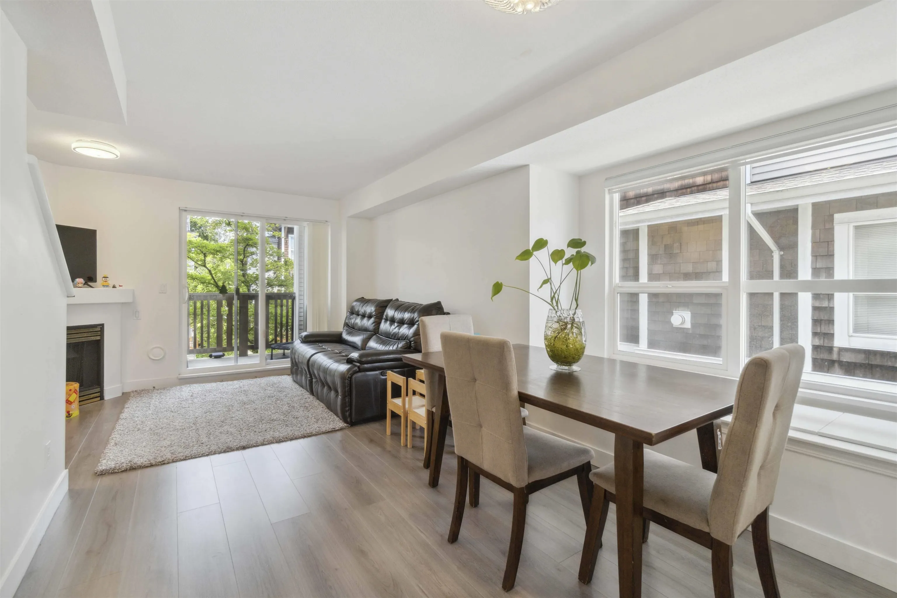 38 7111 Lynnwood Drive