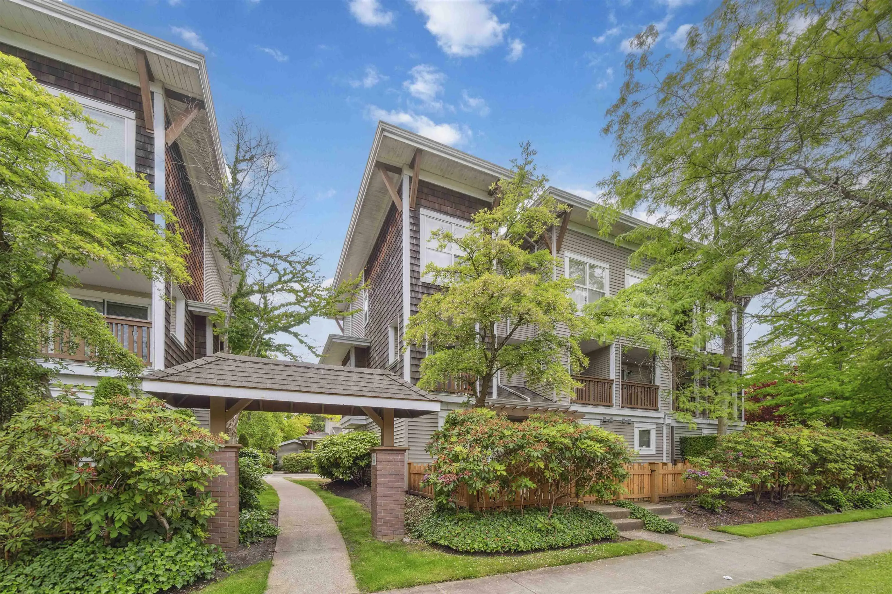 38 7111 Lynnwood Drive