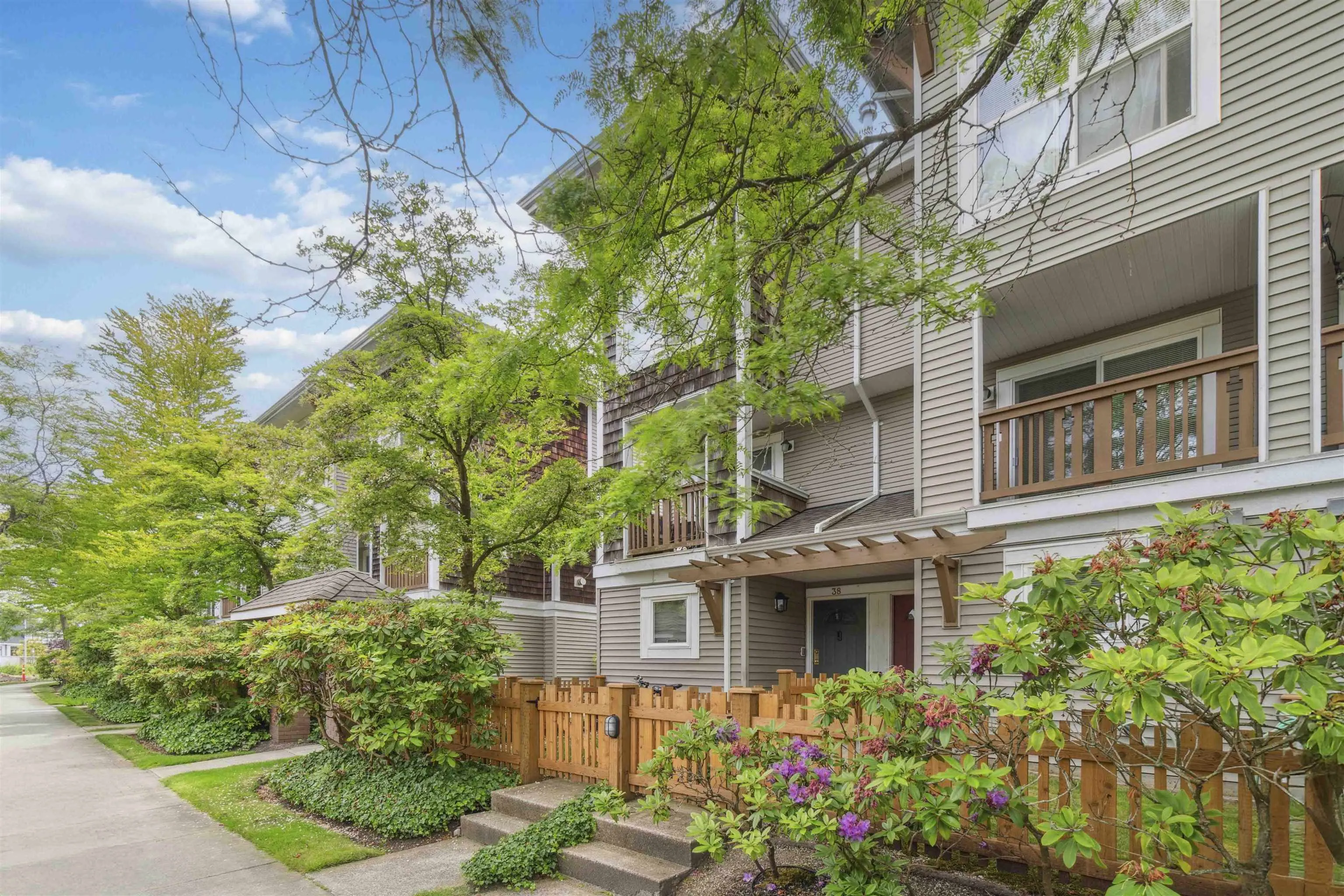 38 7111 Lynnwood Drive