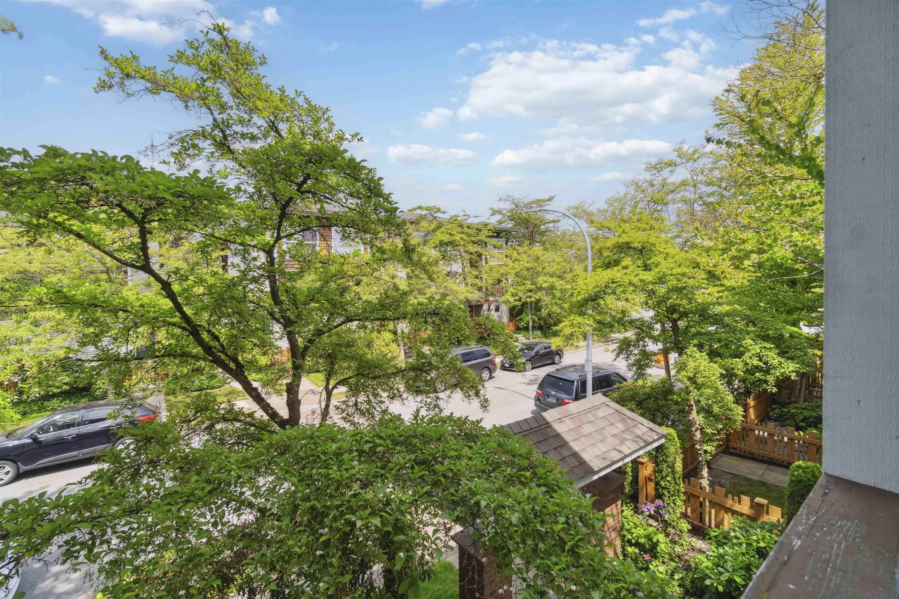 38 7111 Lynnwood Drive