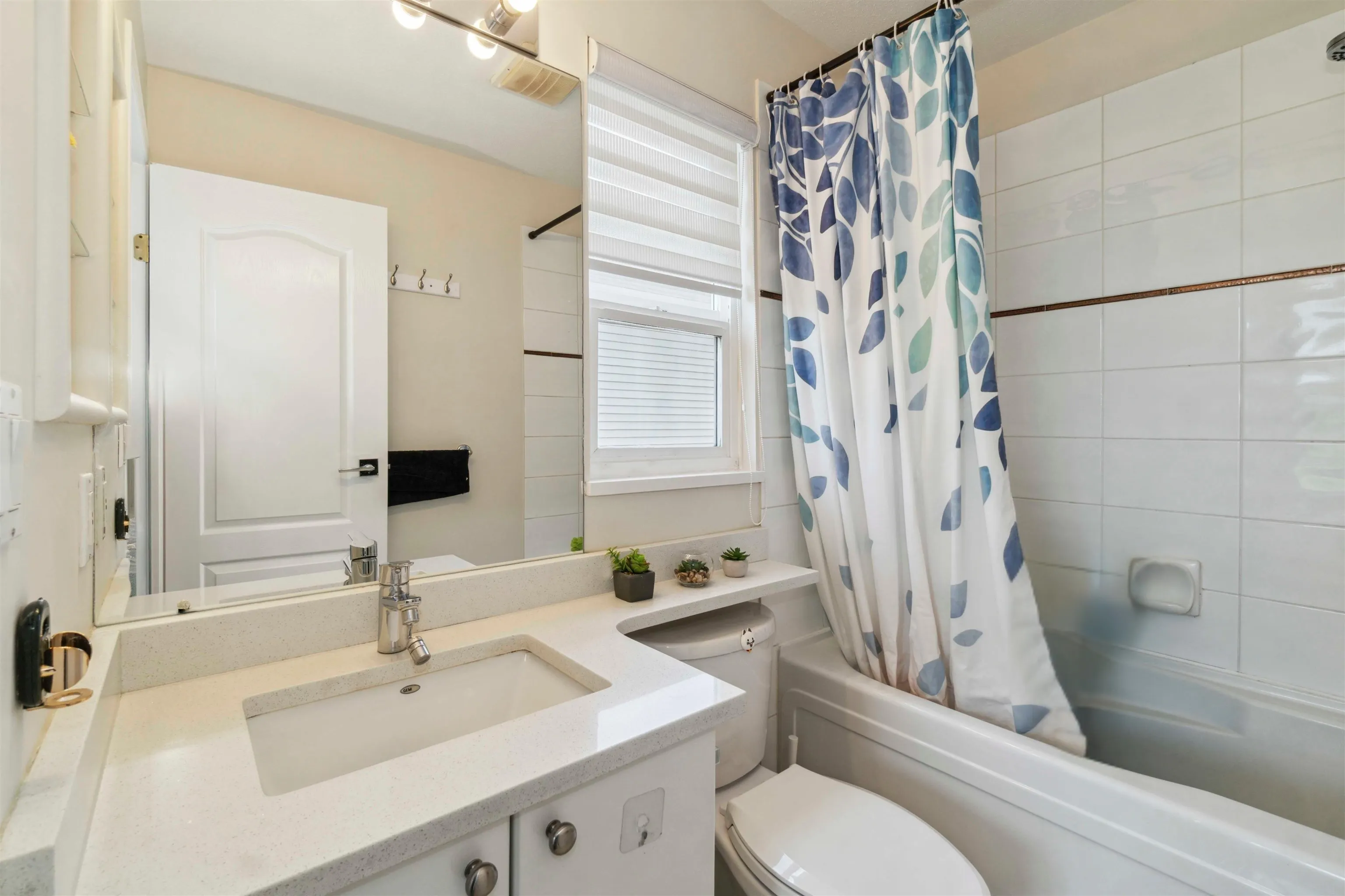 38 7111 Lynnwood Drive