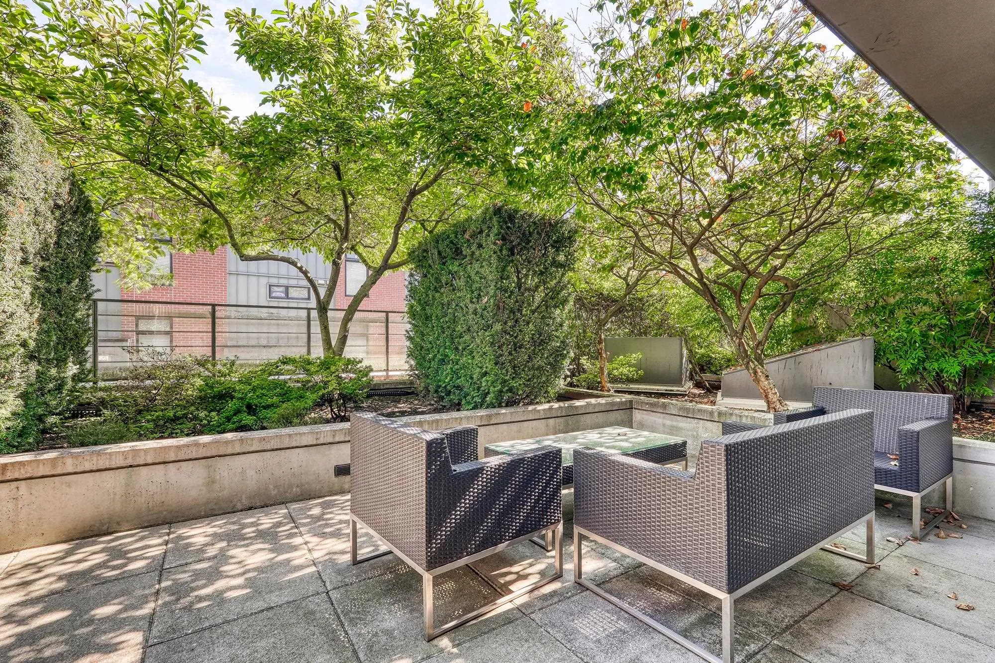 903 2788 Prince Edward Street