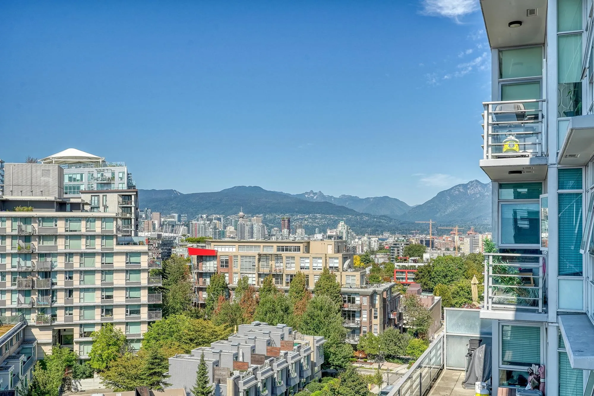 903 2788 Prince Edward Street