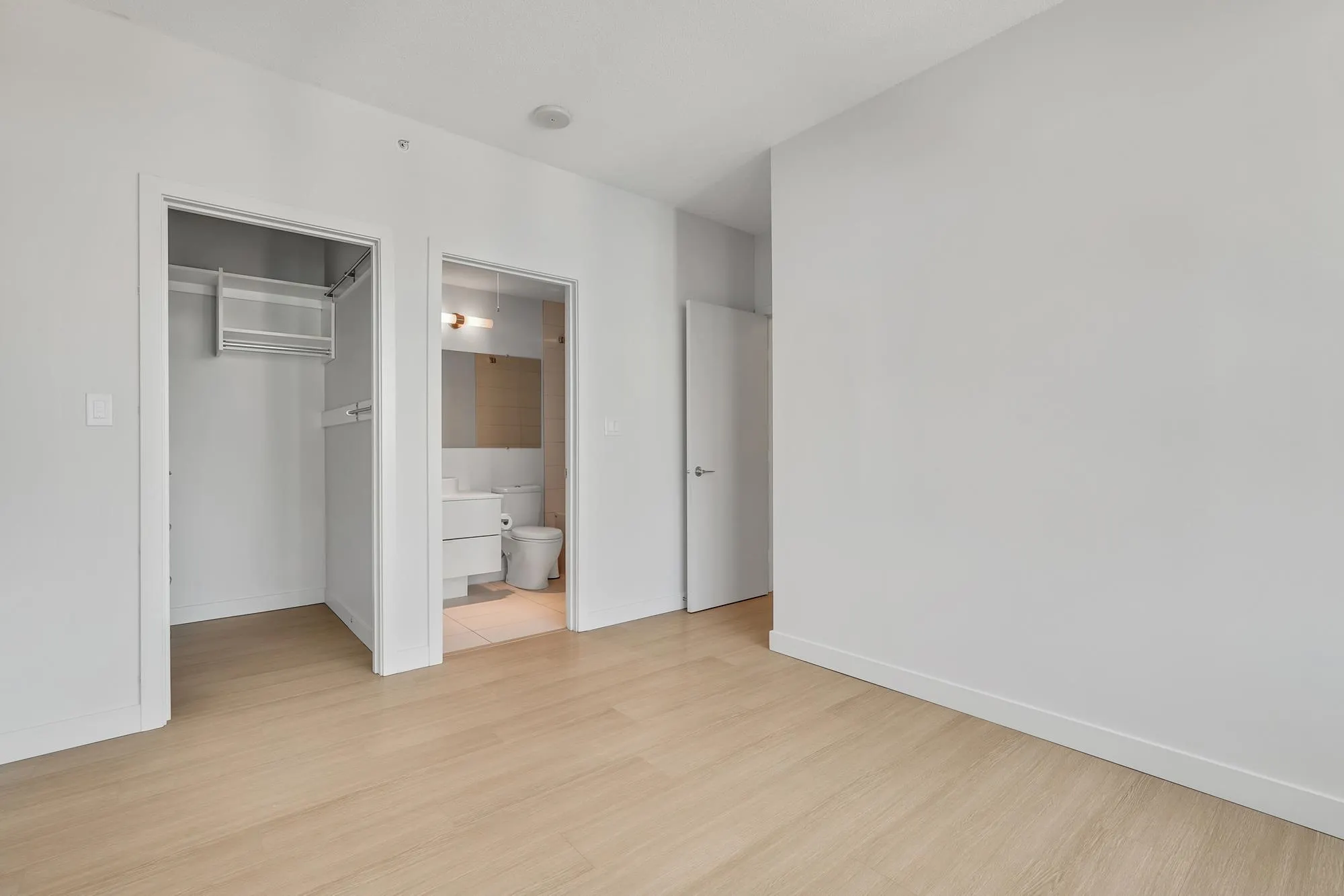 903 2788 Prince Edward Street