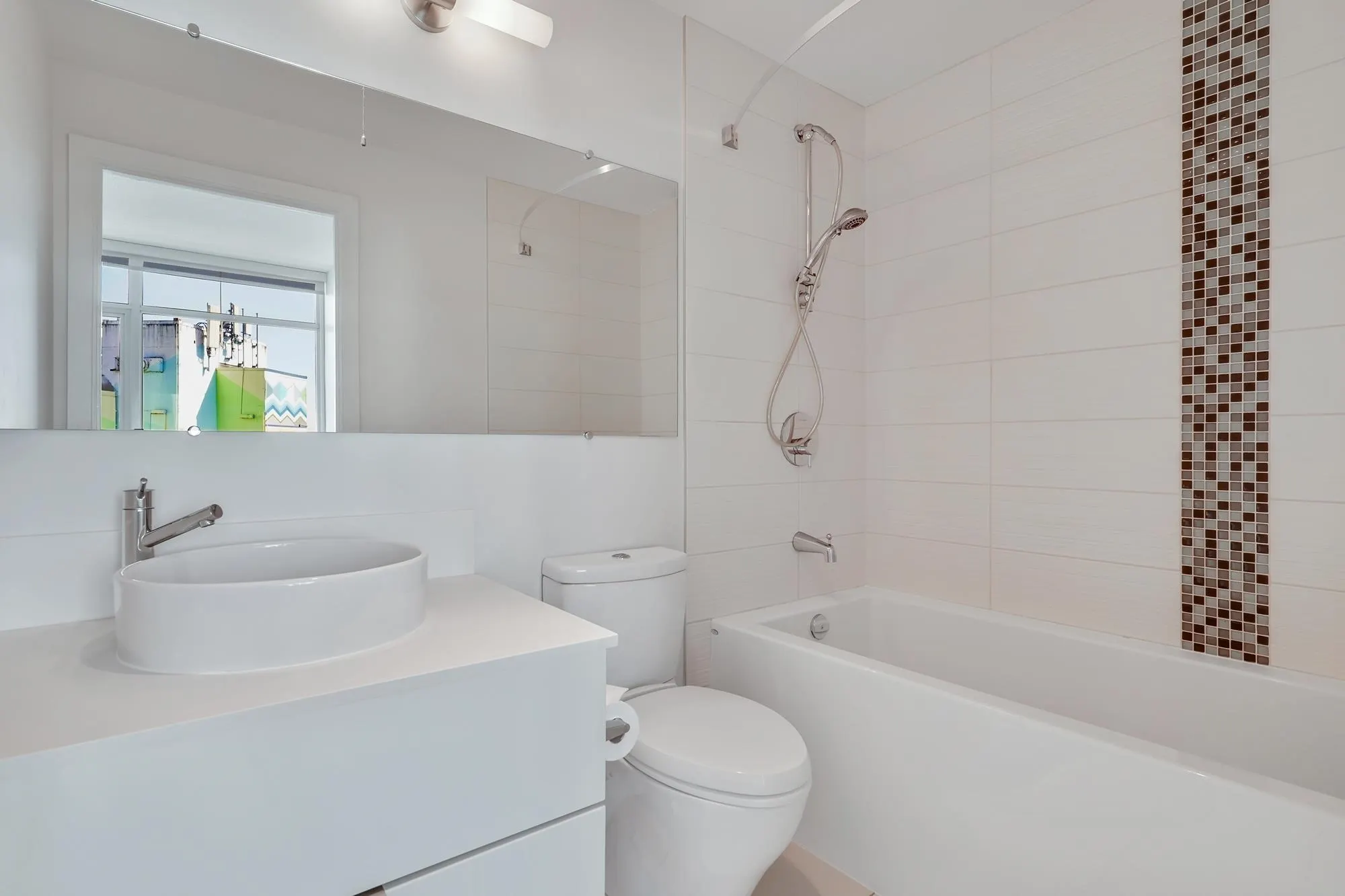 903 2788 Prince Edward Street