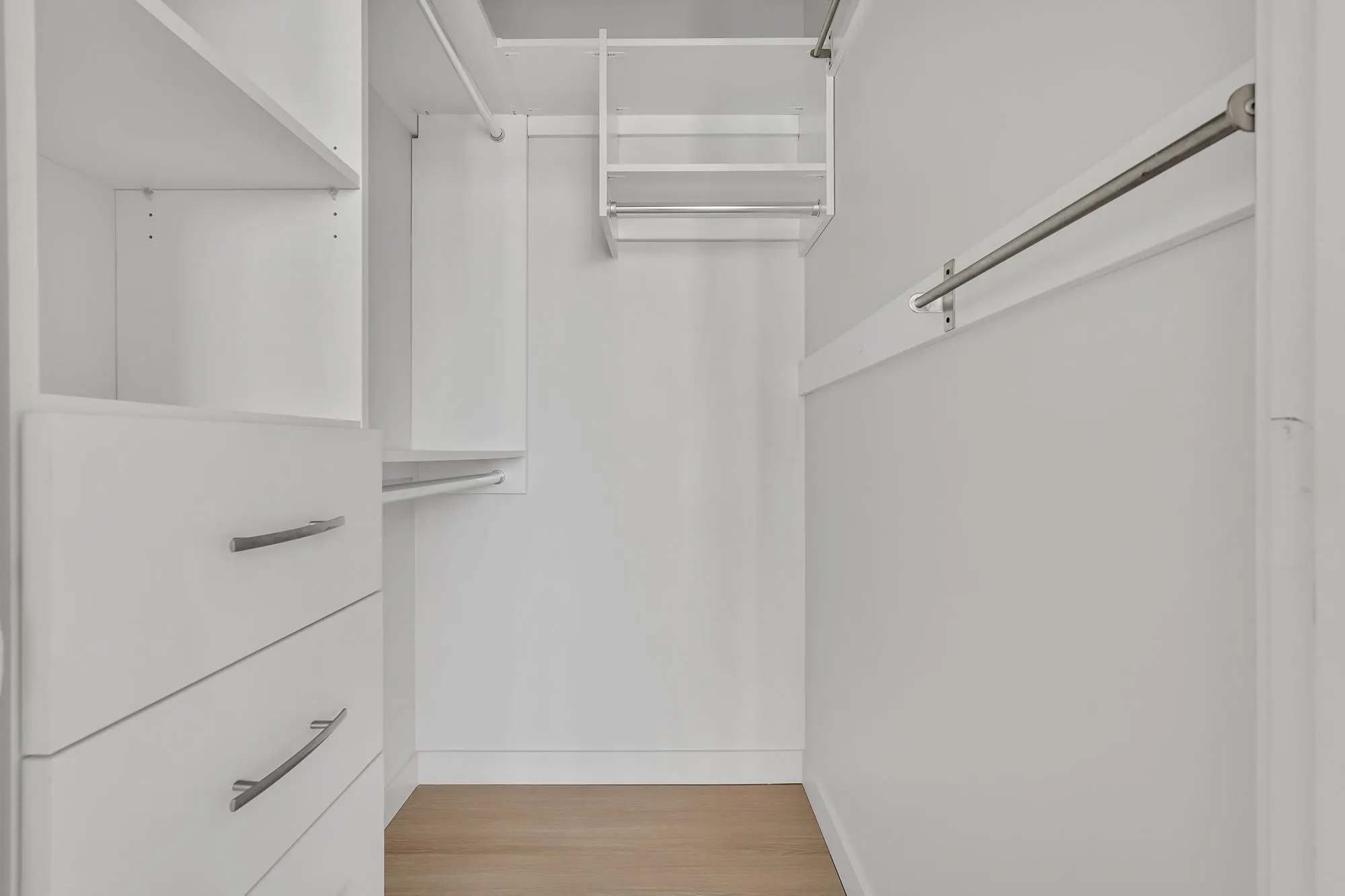 903 2788 Prince Edward Street