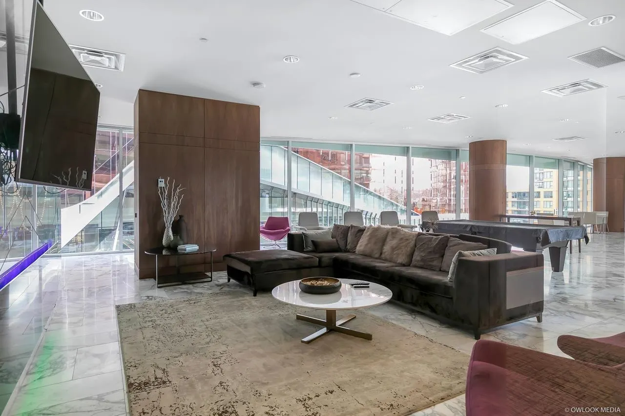 1523 68 Smithe Street