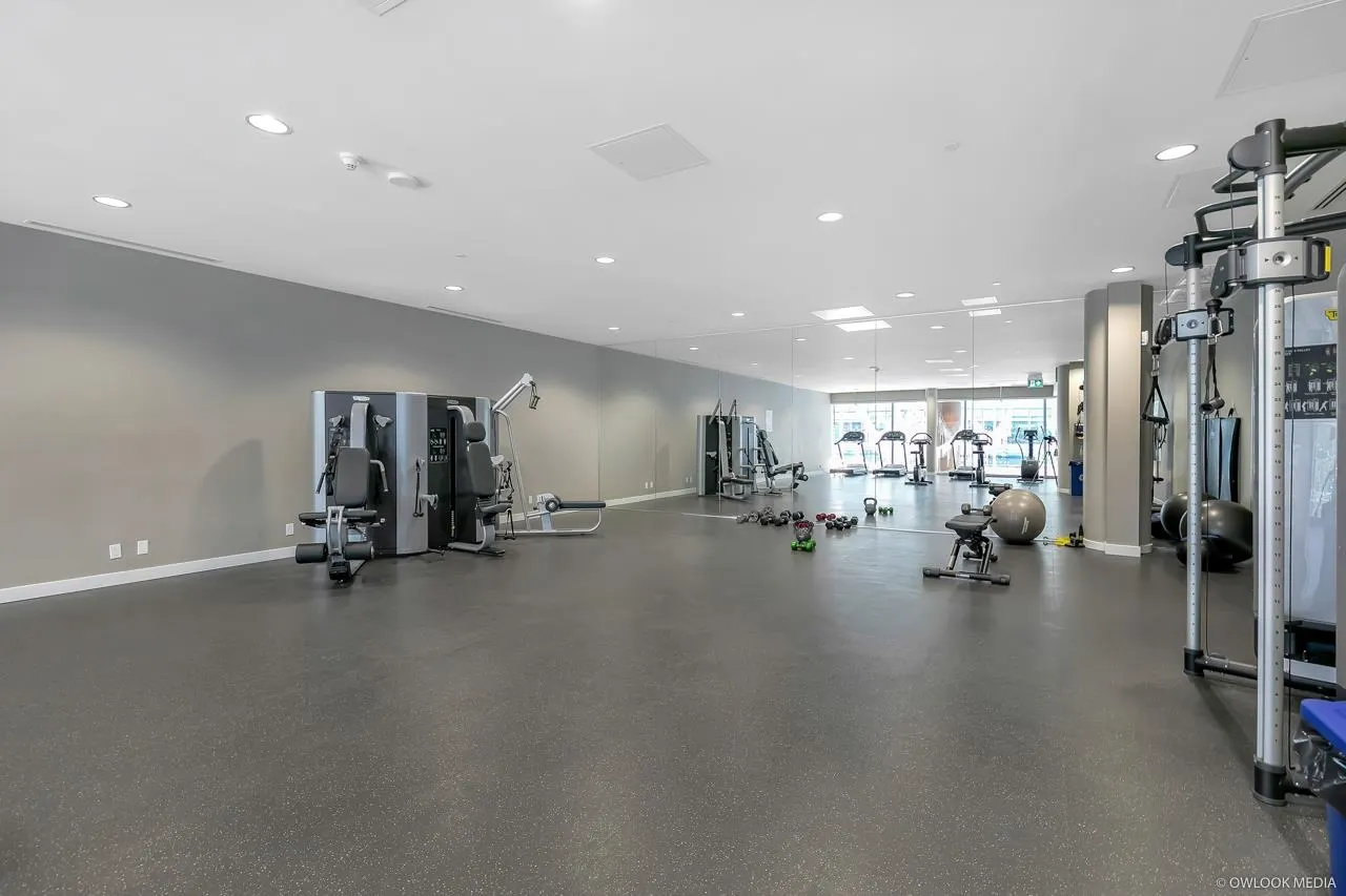 1523 68 Smithe Street