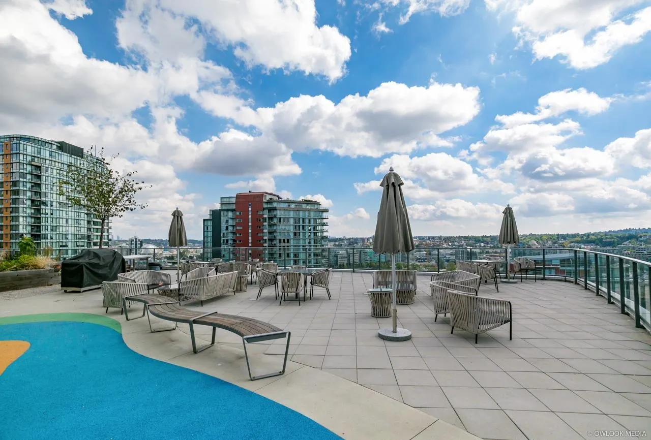 1523 68 Smithe Street