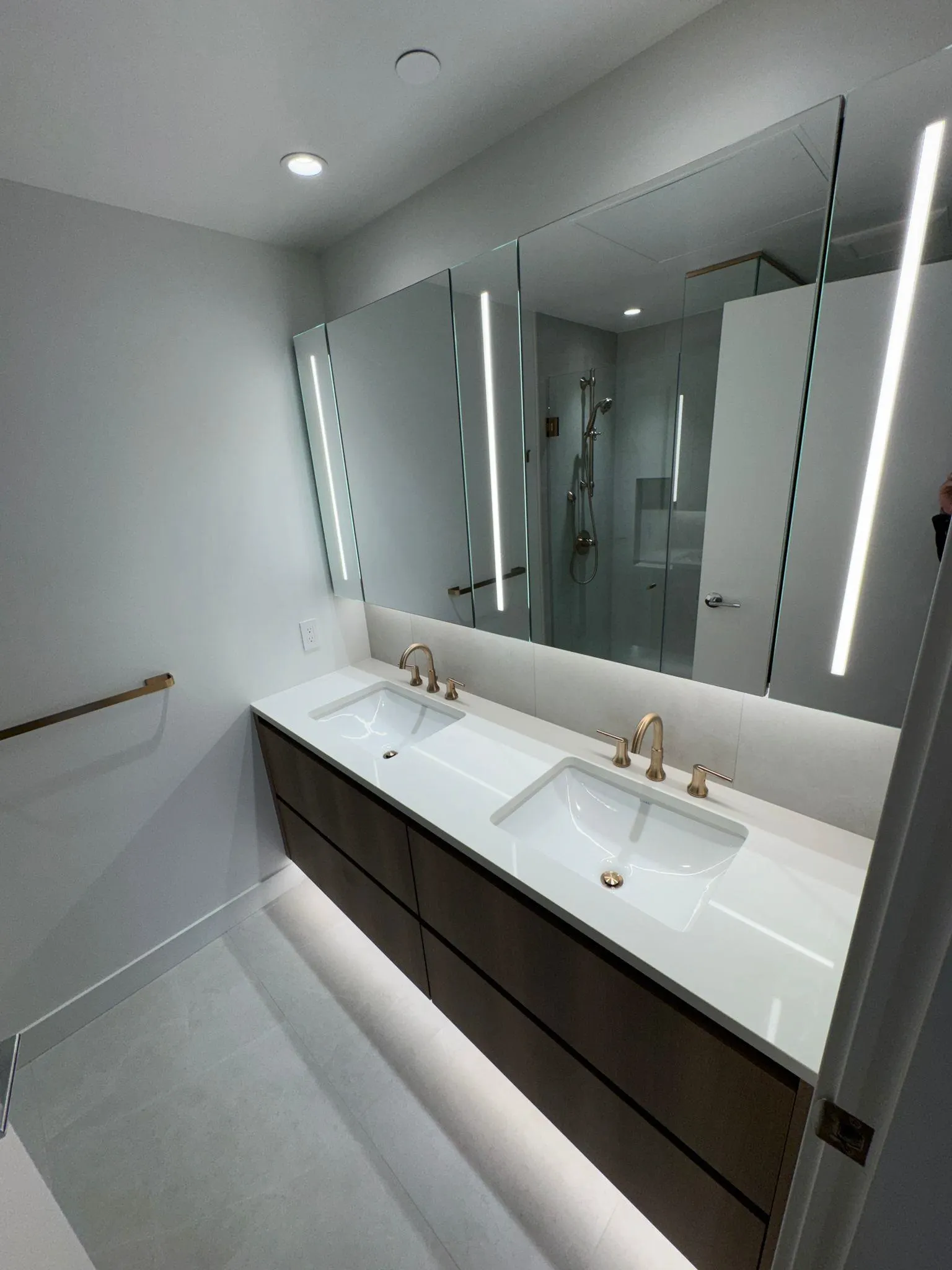 4007 720 Farrow Street