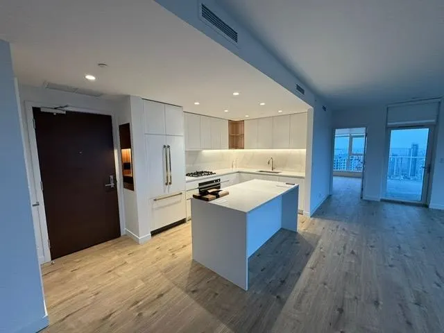 4007 720 Farrow Street