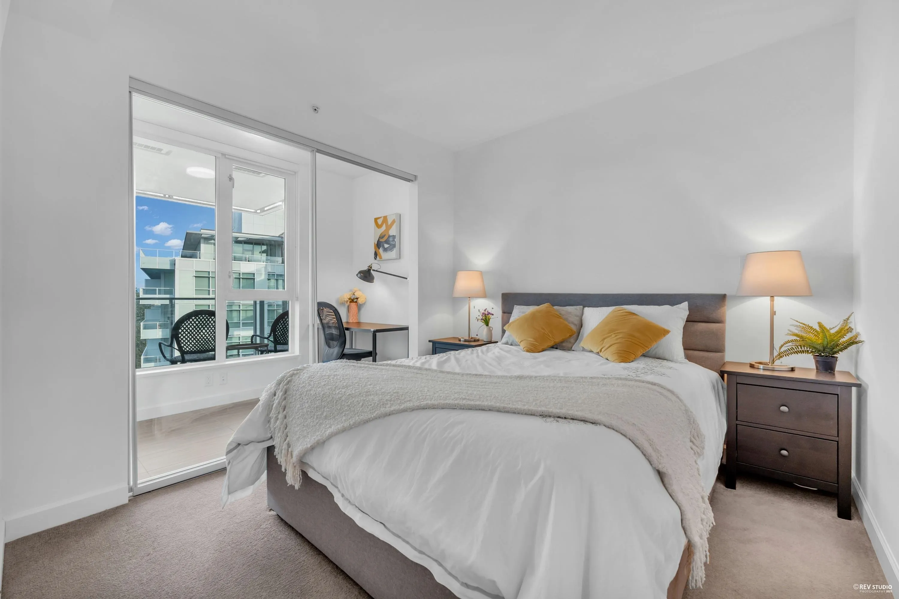 2303 3355 Binning Road