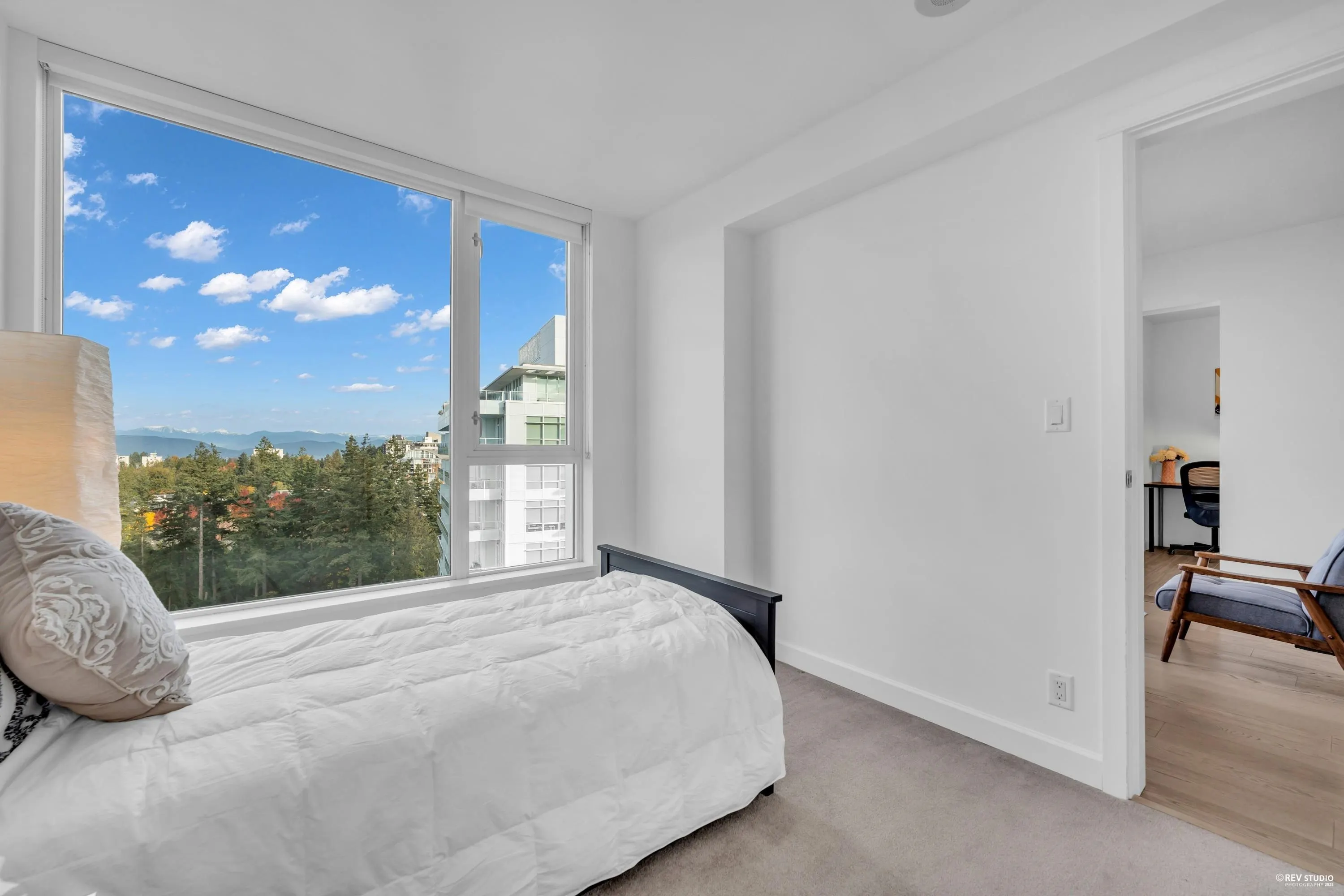 2303 3355 Binning Road