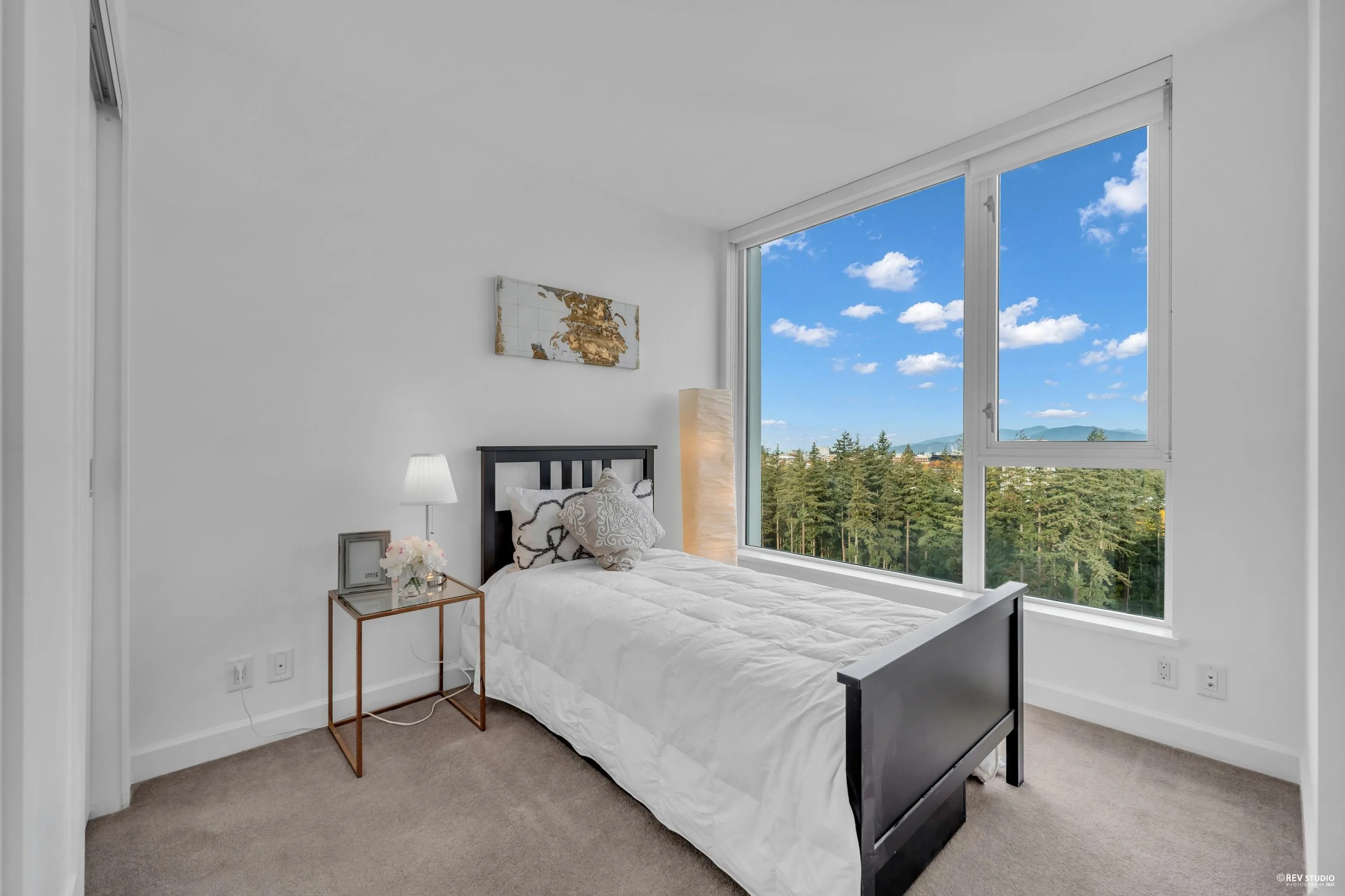 2303 3355 Binning Road