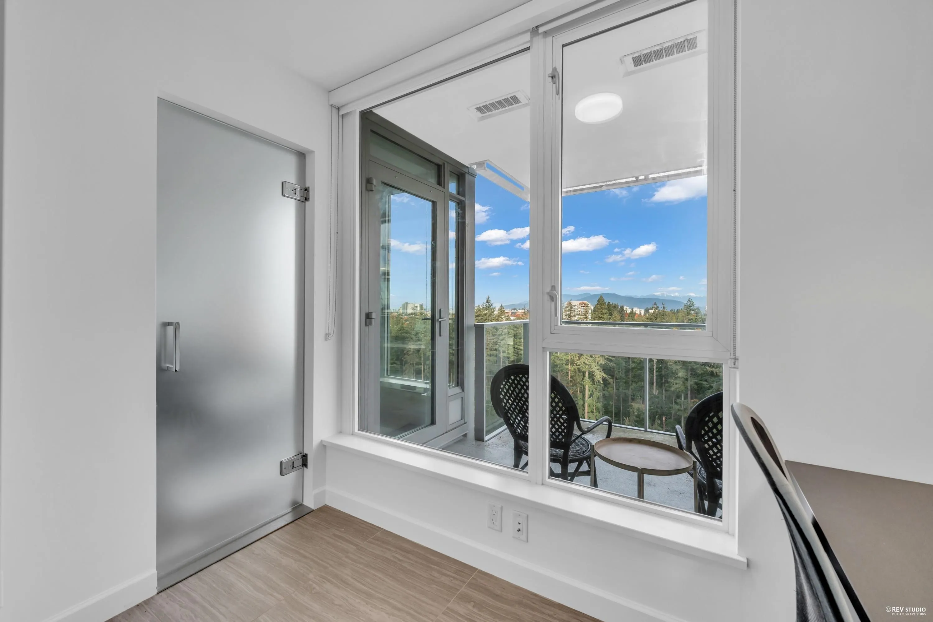 2303 3355 Binning Road