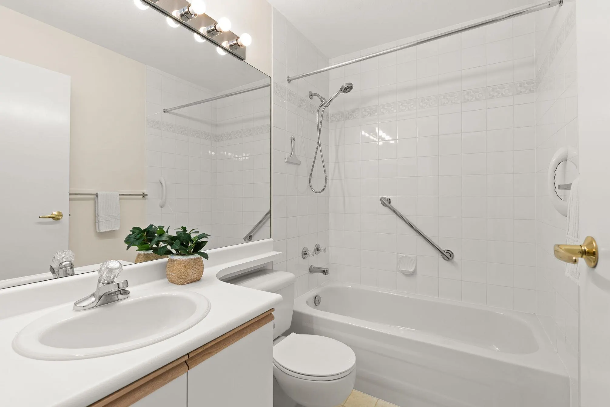 19 7127 124th Street