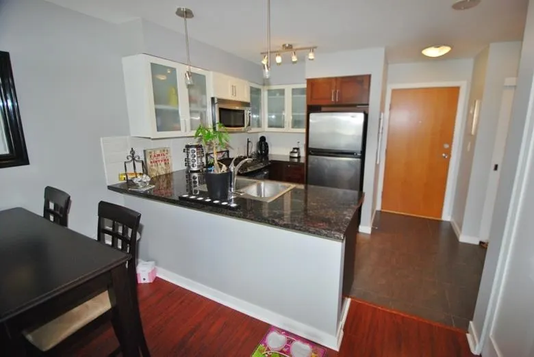 506 1 Renaissance Square