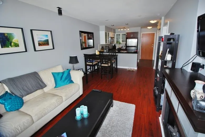 506 1 Renaissance Square