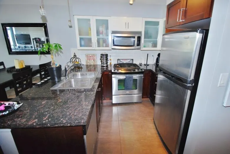 506 1 Renaissance Square