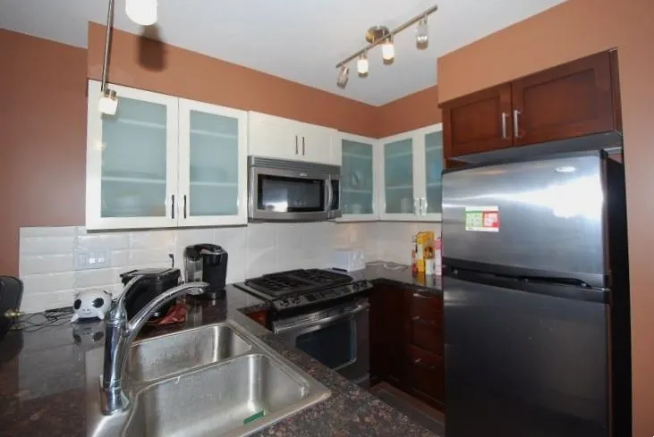 506 1 Renaissance Square