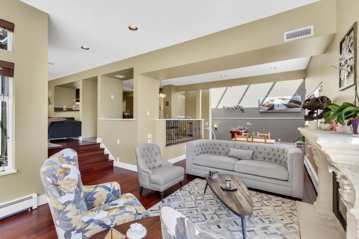 4255 St Pauls Avenue