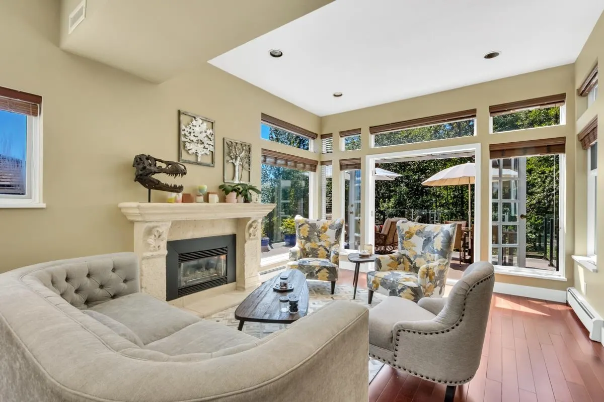 4255 St Pauls Avenue