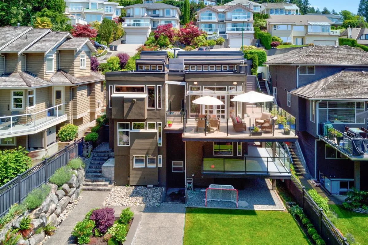 4255 St Pauls Avenue