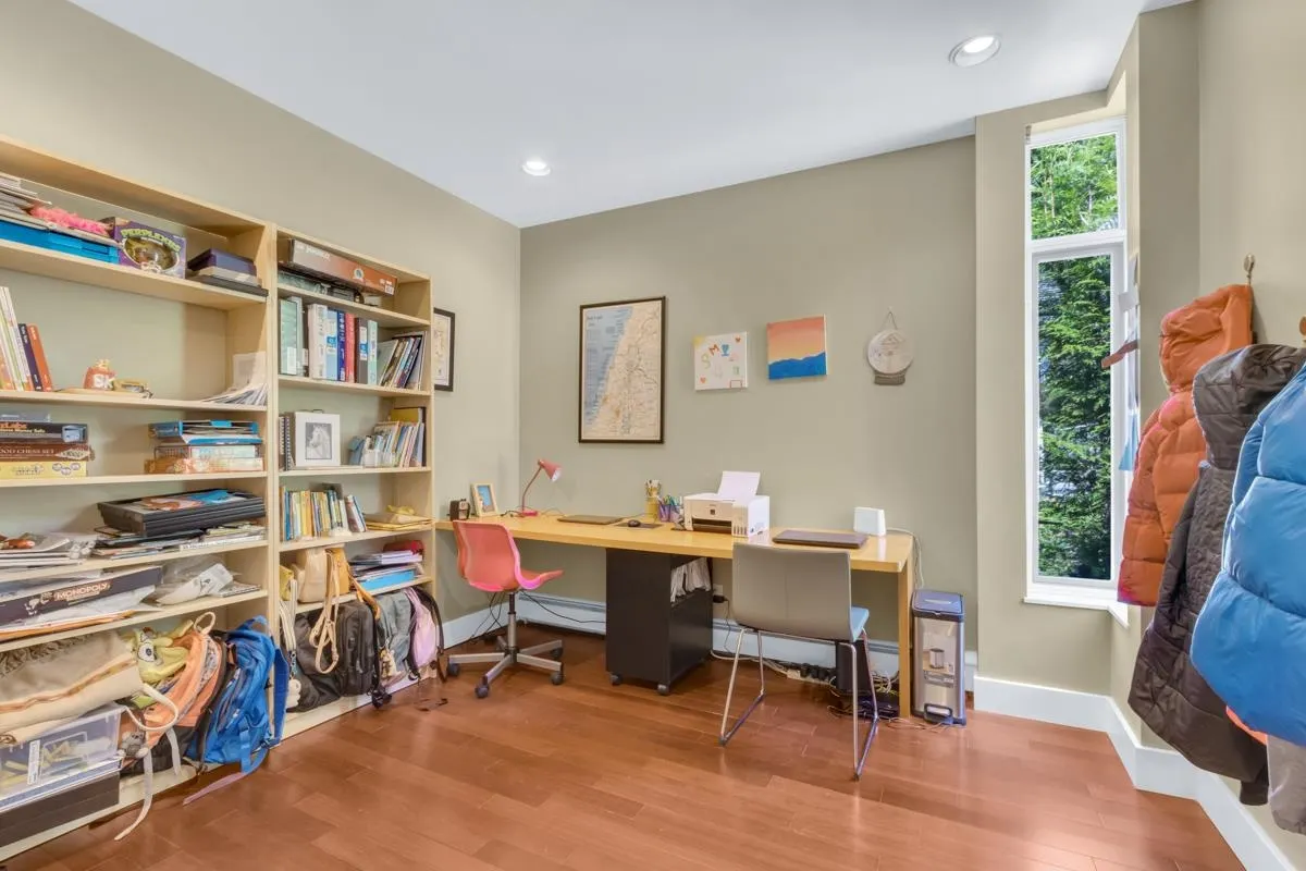 4255 St Pauls Avenue