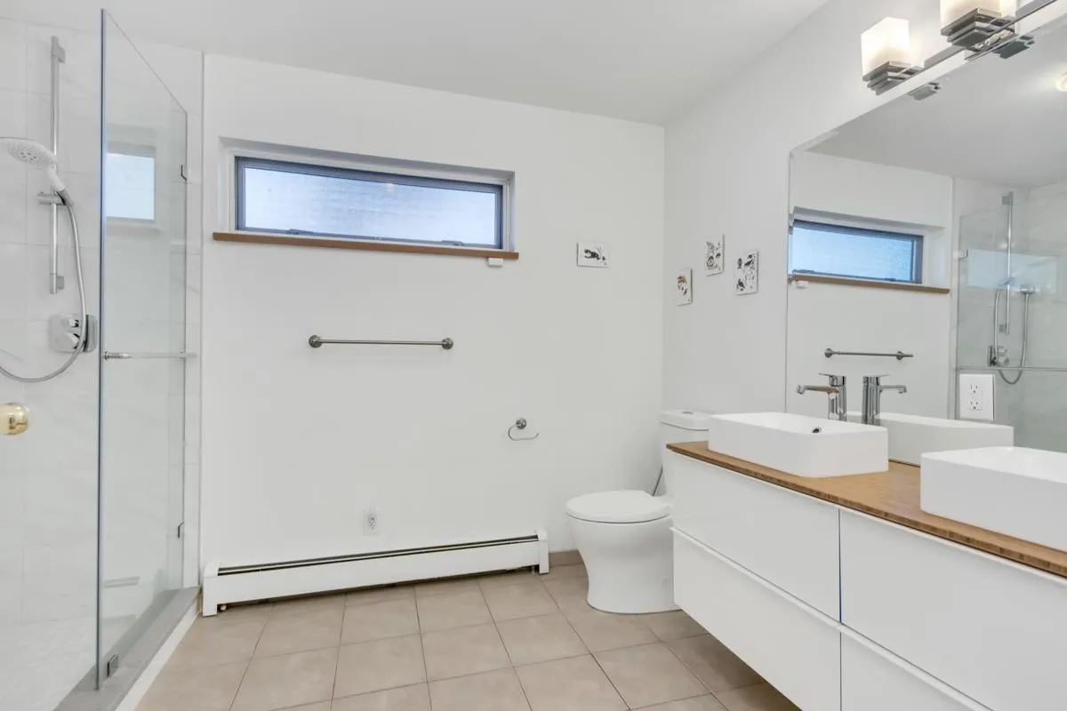 4255 St Pauls Avenue