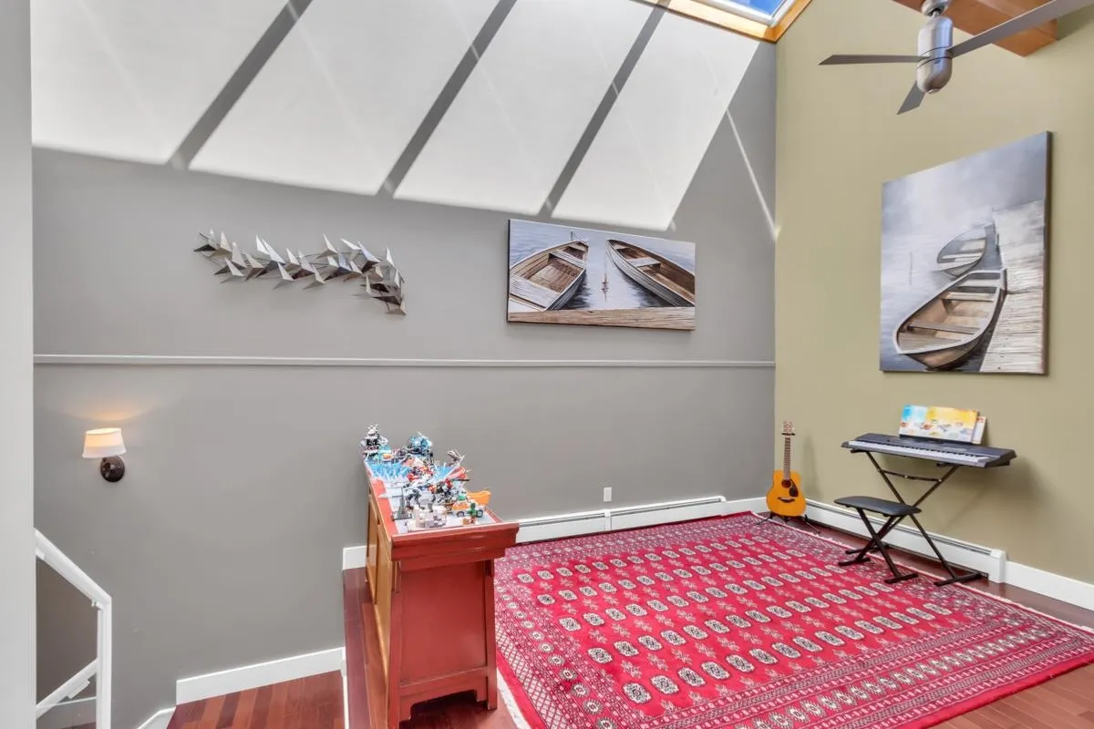 4255 St Pauls Avenue