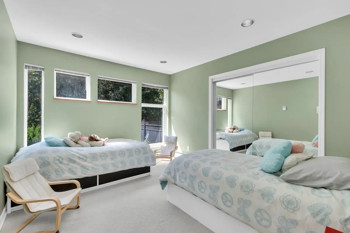 4255 St Pauls Avenue